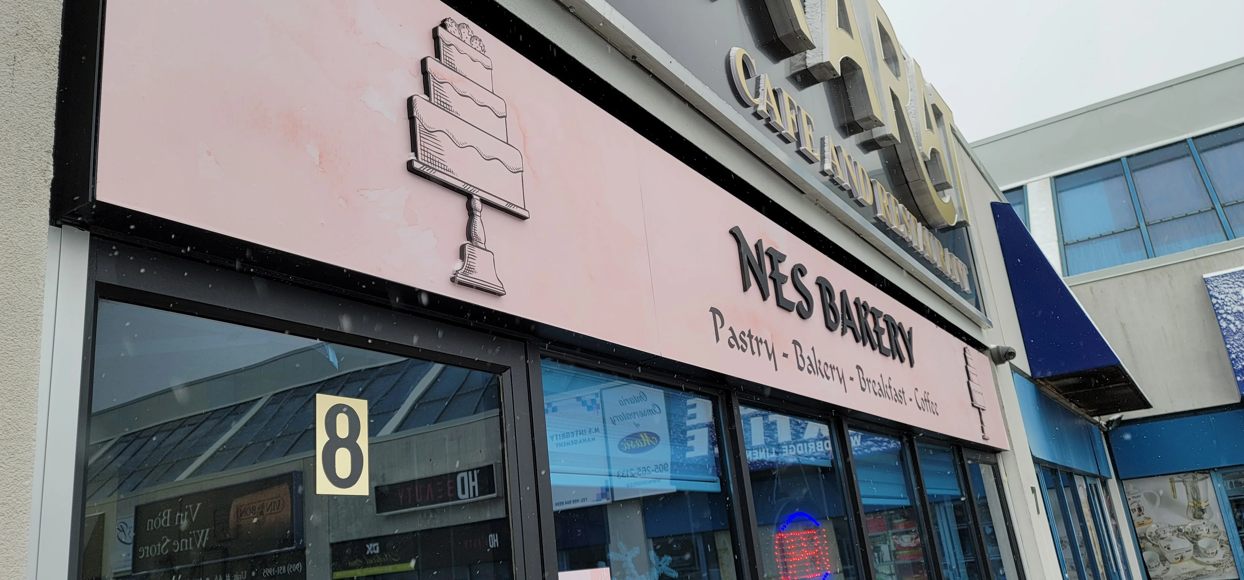 Lightbox cabinet sign by Kerem Sign